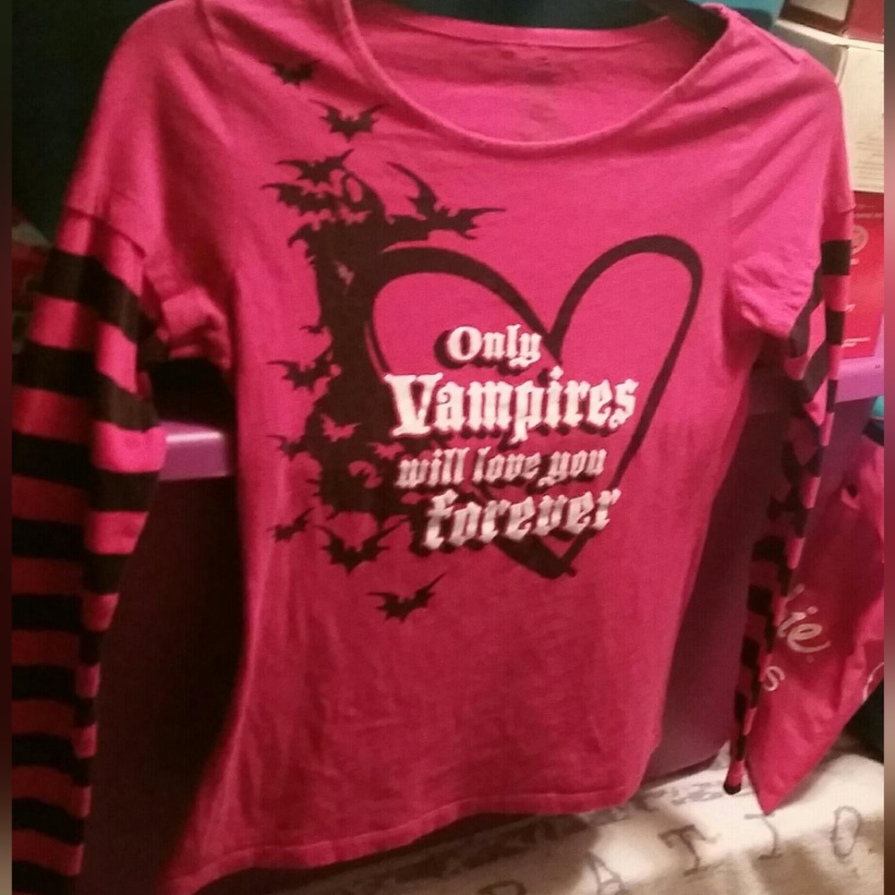 ISO!!!! ONLY VAMPIRES WILL LOVE YOU TEE